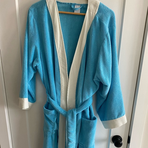 Other - <3Vintage Cloth Robe